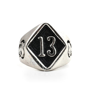 13 Skull Ring